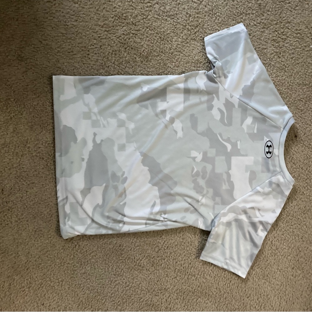 Short sleeve camo under armor shirt boys.